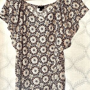 Cute Ann Taylor Factory V-neck flutter sleeve top, XL